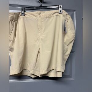 Columbia Women’s PLUS PFG Coral Point III tan shorts 7” length. Size 24W NWT